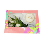 Birthday Gift Box - White Bloom and Gold Mini Cake مجموعه عيد الميلاد مكونه من بوكيه ورد أبيض وكيكه ميني