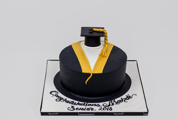 Graduation Gown Cake - كيكة تخرج