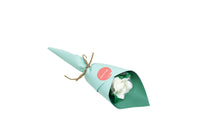 White Rose Lollipop Single Bouquet - باقه من مصاصه بيضاء علي شكل ورده  ( فرديه)