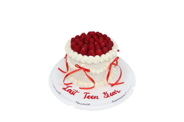 Berry Elegance Birthday Cake كيكة يوم ميلاد