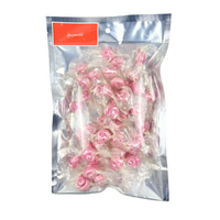 Old-Fashioned Strawberry Candy in a Pack مجموعه من حلوى الفراولة