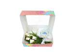 Birthday Gift Box - White Bloom and Blue Round Mini Cake مجموعه عيد الميلاد مكونه من بوكيه ورد أبيض وكيكه ميني زرقاء