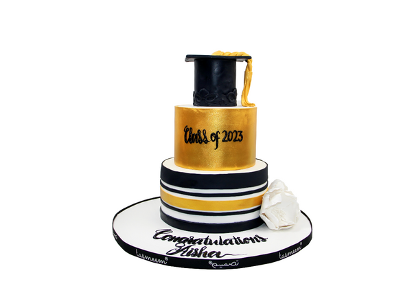 Black and Gold Graduation Cake - كيكة تخرج