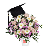 Congrats Grad Flower Arrangement  تنسيق زهور قبعه التخرج