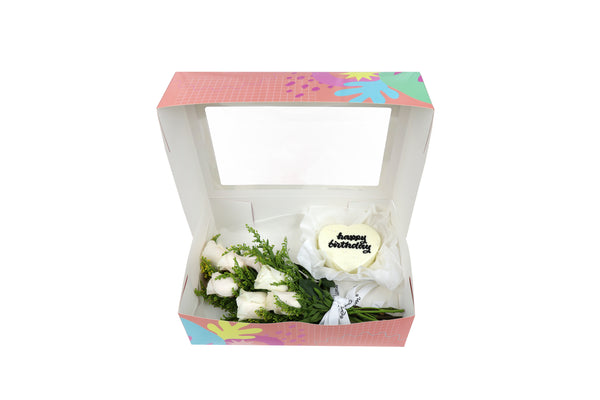 Birthday Gift Box - White Bloom and White Heart Mini Cake  مجموعه عيد الميلاد مكونه من بوكيه ورد أبيض وكيكه قلب ميني