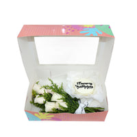 Birthday Gift Box - White Bloom and White Round Mini Cake مجموعه عيد الميلاد مكونه من بوكيه ورد ابيض وكيكه ميني