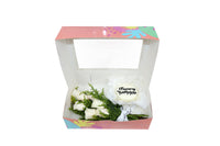 Birthday Gift Box - White Bloom and White Round Mini Cake مجموعه عيد الميلاد مكونه من بوكيه ورد ابيض وكيكه ميني