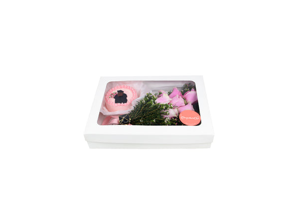 Graduation Lady Mini Cake & Flower in a Box صندوق ميني كيك للتخرج مع ورد