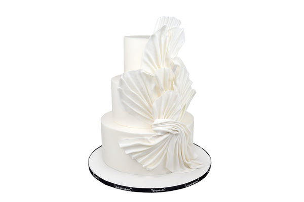 White Silhouette Wedding Cake كيكة خطوبة