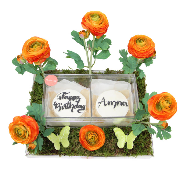 Acrylic Box with Cake and Artificial Flowers III - صينيه اكريليك مع كيك و ورد صناعي