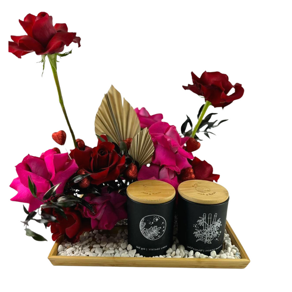 ‏Flowers Scented Candle Tray  II(N&Q) - صينيه مع تنسيق ورد و شمعه عطرية