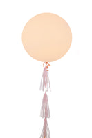 36" Macaron Pastel Orange Latex Balloon with Tassel بالون ٣٦ بوصه مع شرائط - اللون برتقالي فاتح