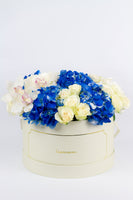 White & Blue Arrangement - تنسيق زهور ابيض و ازرق