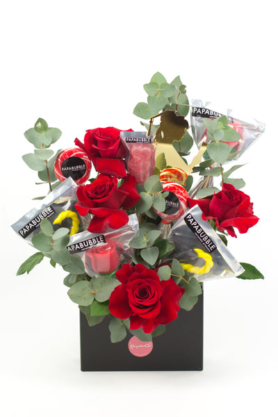 Black Envelope Flower Box With Candies -  مغلف اسود يحتوي على ورد و حلويات