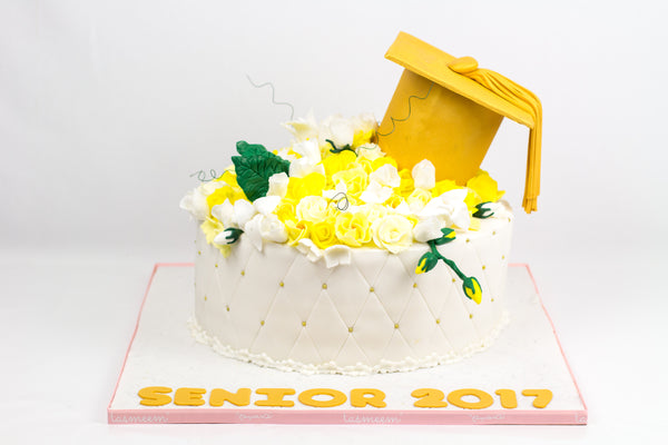Yellow Cap Graduation Cake - كيكة تخرج