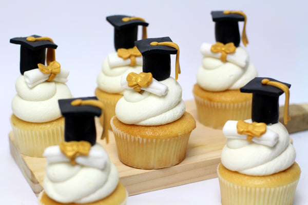 Graduation Cupcakes- كب كيك تخرج