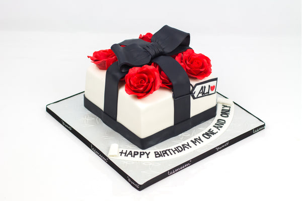 Black & Red Birthday Cake - كيكة يوم ميلاد