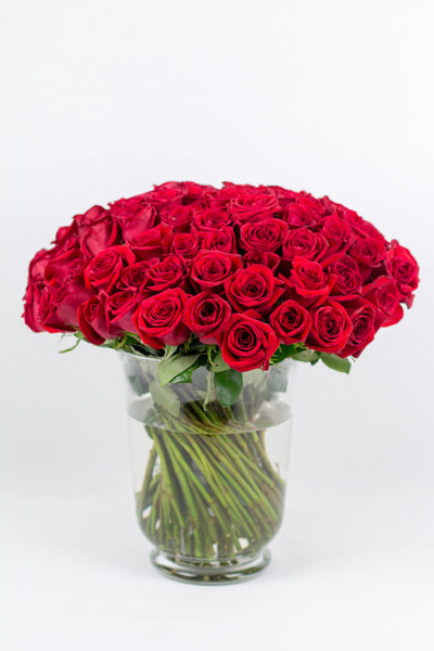 Red Roses in a Clear Vase - فازة مع ورود حمراء