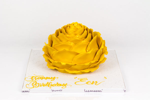 Flower Shaped Cake - كيكة مزينه بالورد