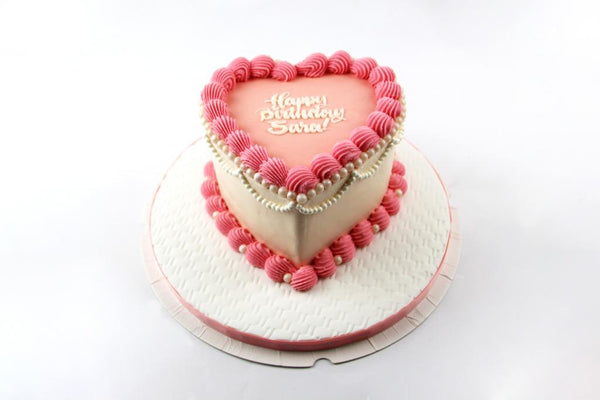 Pink Heart Birthday Cake كعكة عيد ميلاد القلب الوردي